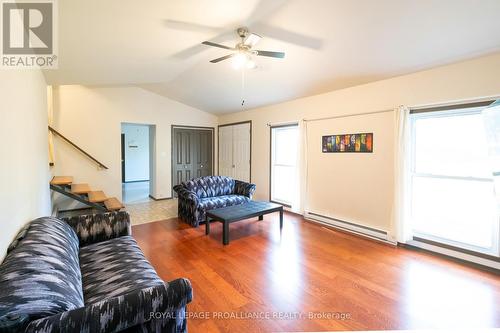 278 Whites Road, Quinte West, ON - Indoor Photo Showing Living Room