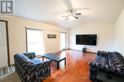 278 Whites Road, Quinte West, ON - Indoor Photo Showing Living Room