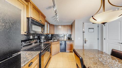 222D-1200 Rancher Creek Road, Osoyoos, BC - Indoor Photo Showing Kitchen