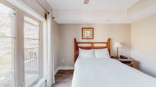 222D-1200 Rancher Creek Road, Osoyoos, BC - Indoor Photo Showing Bedroom