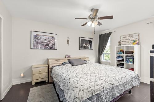 2523 Rhondda Crescent, Kelowna, BC - Indoor Photo Showing Bedroom