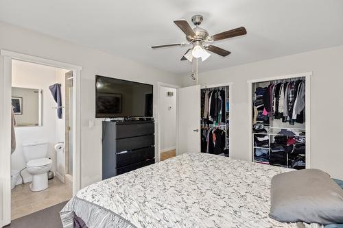 2523 Rhondda Crescent, Kelowna, BC - Indoor Photo Showing Bedroom