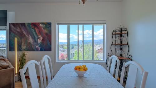 10-820 Mckenzie Road, Kelowna, BC - Indoor Photo Showing Dining Room