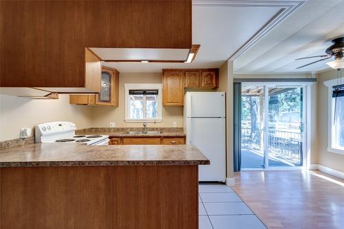 29-3850 Senger Road, Kelowna, BC - Indoor Photo Showing Kitchen With Double Sink