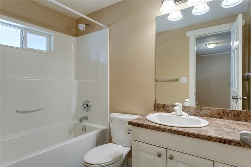 29-3850 Senger Road, Kelowna, BC - Indoor Photo Showing Bathroom