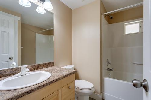 29-3850 Senger Road, Kelowna, BC - Indoor Photo Showing Bathroom