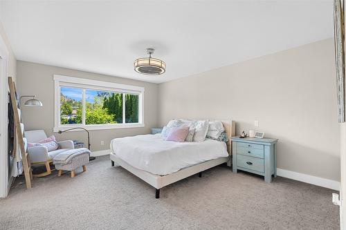 1296 Glenmore Drive, Kelowna, BC - Indoor Photo Showing Bedroom