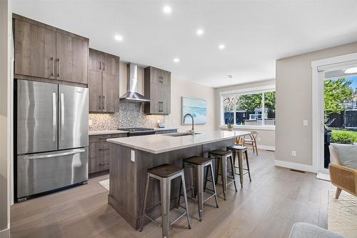 1296 Glenmore Drive, Kelowna, BC - Indoor Photo Showing Kitchen With Upgraded Kitchen