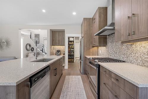 1296 Glenmore Drive, Kelowna, BC - Indoor Photo Showing Kitchen With Upgraded Kitchen