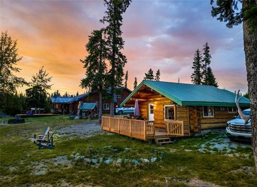 Cabin 10 Hatheume Lake Lodge, Peachland, BC - Outdoor With Deck Patio Veranda