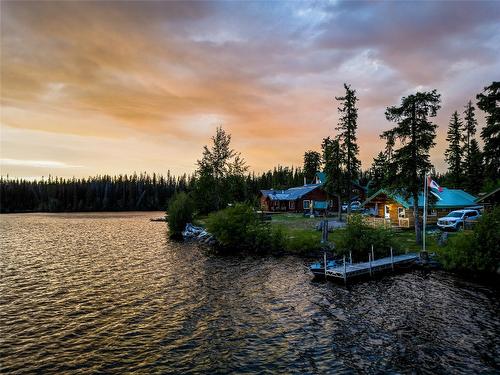 Cabin 10 Hatheume Lake Lodge, Peachland, BC - Outdoor With Body Of Water With View