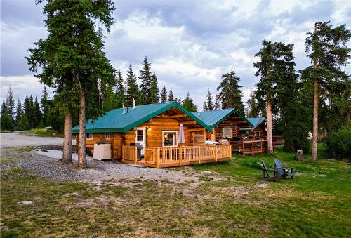 Cabin 10 Hatheume Lake Lodge, Peachland, BC - Outdoor With Deck Patio Veranda