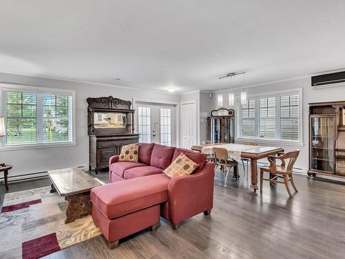 Salon - 349 Av. Des Jardins, Saint-Rémi, QC - Indoor Photo Showing Living Room