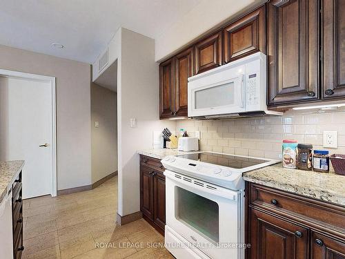 2006/20-90 Highland Dr, Oro-Medonte, ON - Indoor Photo Showing Kitchen