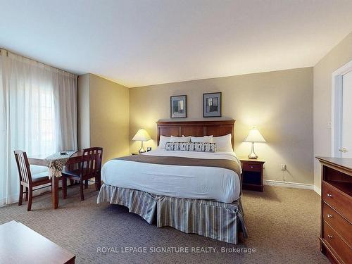 2006/20-90 Highland Dr, Oro-Medonte, ON - Indoor Photo Showing Bedroom