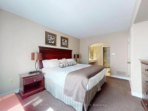 2006/20-90 Highland Dr, Oro-Medonte, ON - Indoor Photo Showing Bedroom