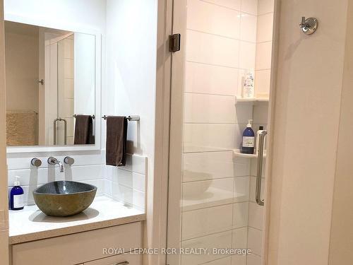 585 Orangeville Rd, Centre Wellington, ON - Indoor Photo Showing Bathroom