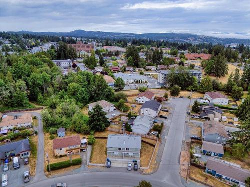 1110-1112 Beaufort Dr, Nanaimo, BC - Outdoor With View