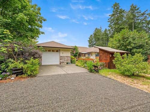 6411 Bishop Rd, Courtenay, BC 