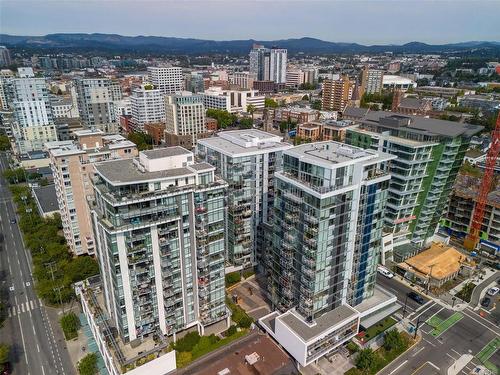 304-989 Johnson St, Victoria, BC - Outdoor With View