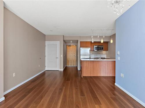 601-834 Johnson St, Victoria, BC - Indoor Photo Showing Kitchen