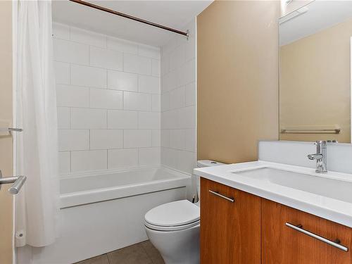 601-834 Johnson St, Victoria, BC - Indoor Photo Showing Bathroom