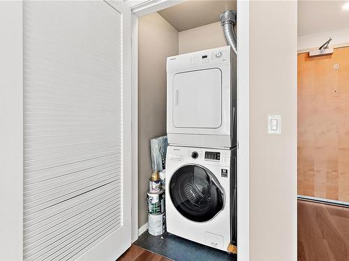 601-834 Johnson St, Victoria, BC - Indoor Photo Showing Laundry Room