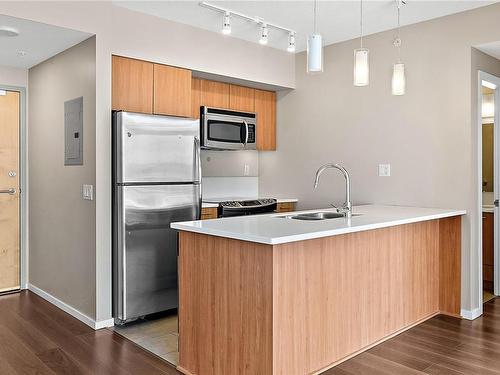 601-834 Johnson St, Victoria, BC - Indoor Photo Showing Kitchen With Stainless Steel Kitchen