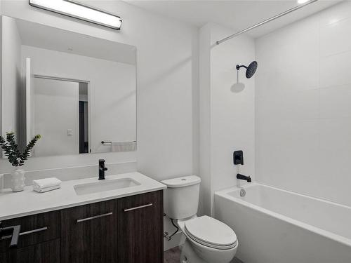 421-920 Reunion Ave, Langford, BC - Indoor Photo Showing Bathroom