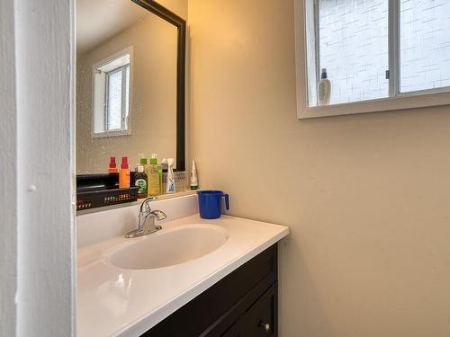 1110-1112 Beaufort Dr, Nanaimo, BC - Indoor Photo Showing Bathroom