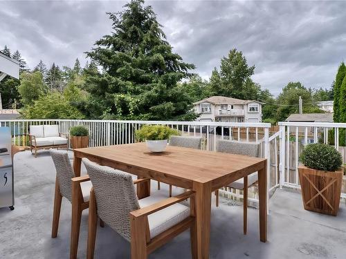 1110-1112 Beaufort Dr, Nanaimo, BC - Outdoor With Deck Patio Veranda With Exterior