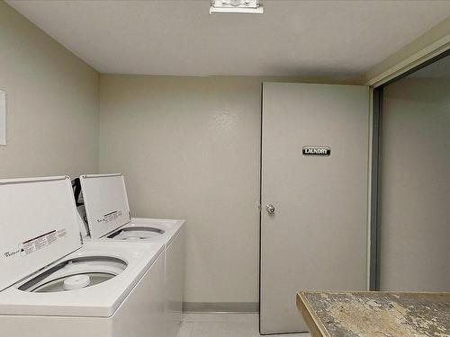 306-160 Vancouver Ave, Nanaimo, BC - Indoor Photo Showing Laundry Room