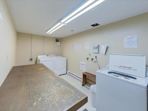 306-160 Vancouver Ave, Nanaimo, BC - Indoor Photo Showing Laundry Room