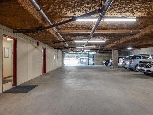 306-160 Vancouver Ave, Nanaimo, BC - Indoor Photo Showing Garage