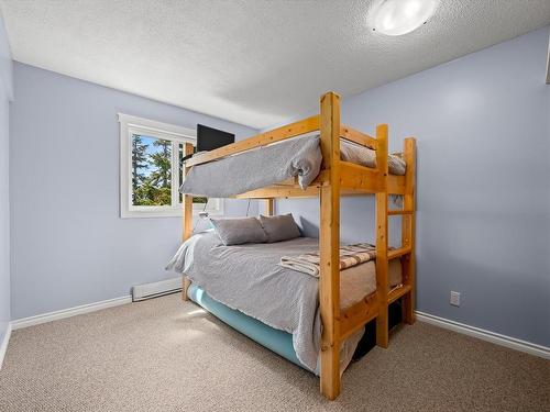 12-712 Castle Crag Cres, Courtenay, BC - Indoor Photo Showing Bedroom