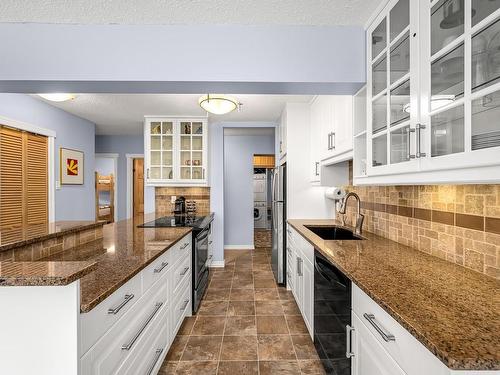 12-712 Castle Crag Cres, Courtenay, BC - Indoor Photo Showing Kitchen With Upgraded Kitchen