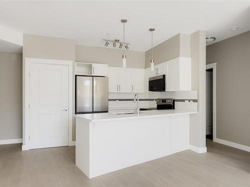 204-844 Goldstream Ave, Langford, BC - Indoor Photo Showing Kitchen