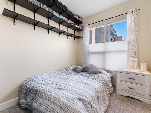 204-1642 Mckenzie Ave, Saanich, BC - Indoor Photo Showing Bedroom