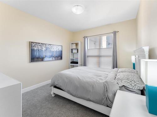 204-1642 Mckenzie Ave, Saanich, BC - Indoor Photo Showing Bedroom