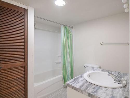 50 Harewood Rd, Nanaimo, BC - Indoor Photo Showing Bathroom