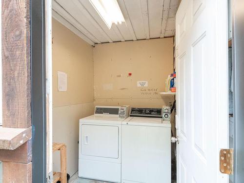 50 Harewood Rd, Nanaimo, BC - Indoor Photo Showing Laundry Room