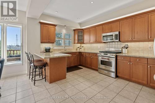 115 Candlewood Drive, Hamilton (Stoney Creek), ON - Indoor Photo Showing Kitchen