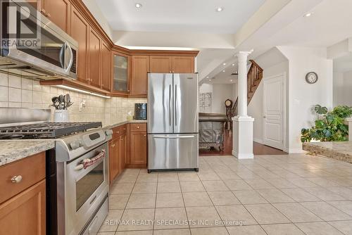 115 Candlewood Drive, Hamilton (Stoney Creek), ON - Indoor Photo Showing Kitchen With Stainless Steel Kitchen