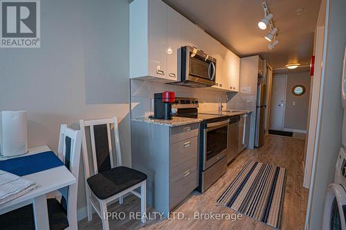 618 - 257 Hemlock Street, Waterloo, ON - Indoor Photo Showing Kitchen