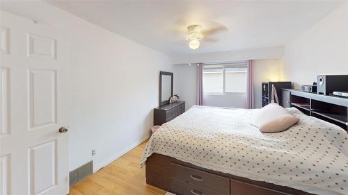 19 Huntsville Street, Hamilton, ON - Indoor Photo Showing Bedroom