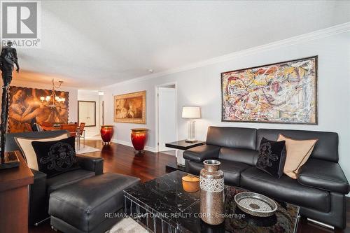 314 - 221 Robinson Street, Oakville (Old Oakville), ON - Indoor Photo Showing Living Room