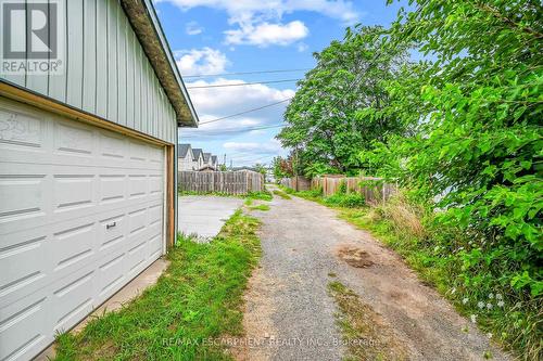 33 Shaw Street, Hamilton (Industrial Sector), ON - Outdoor