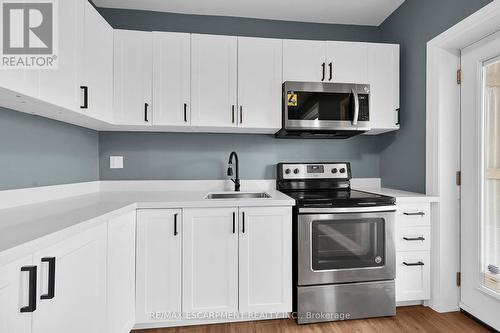 33 Shaw Street, Hamilton, ON - Indoor Photo Showing Kitchen With Stainless Steel Kitchen