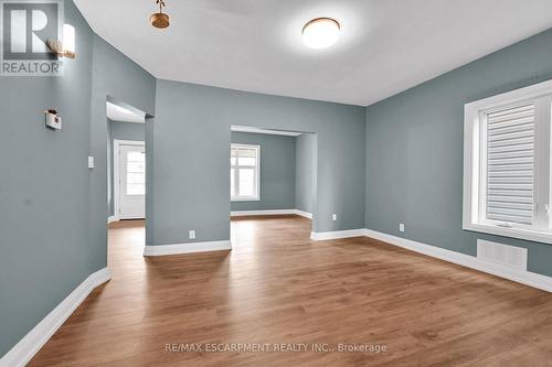 33 Shaw Street, Hamilton, ON - Indoor Photo Showing Other Room