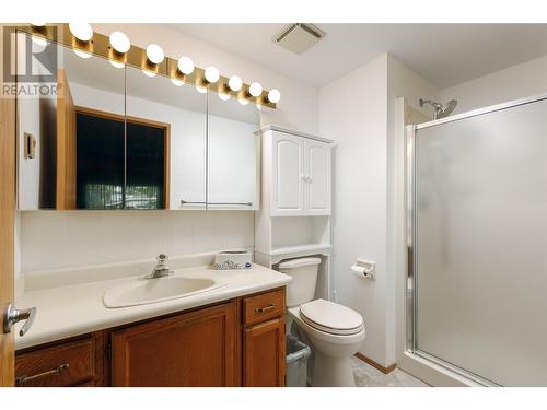 2110 Hoy Street Unit# 101, Kelowna, BC - Indoor Photo Showing Bathroom